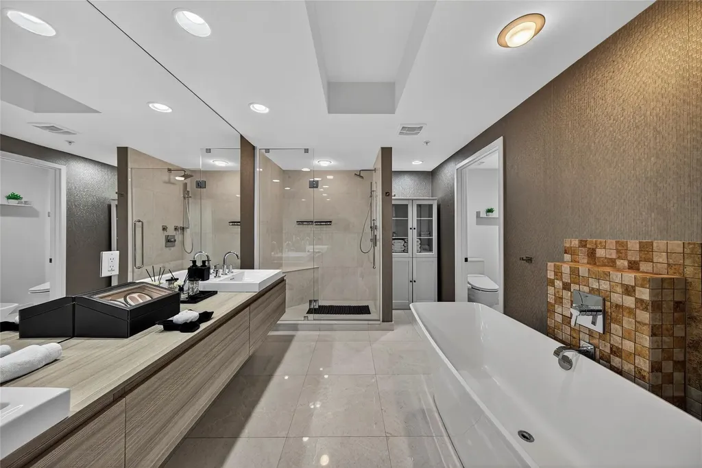 17301 Biscayne Boulevard Aventura FL 33160