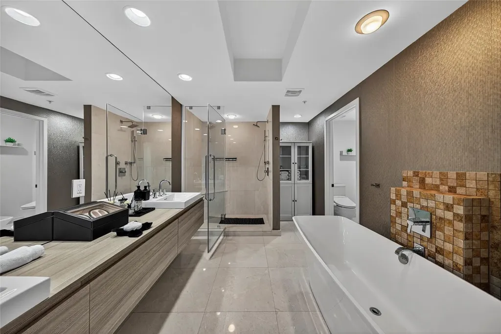 17301 Biscayne Boulevard Aventura FL 33160