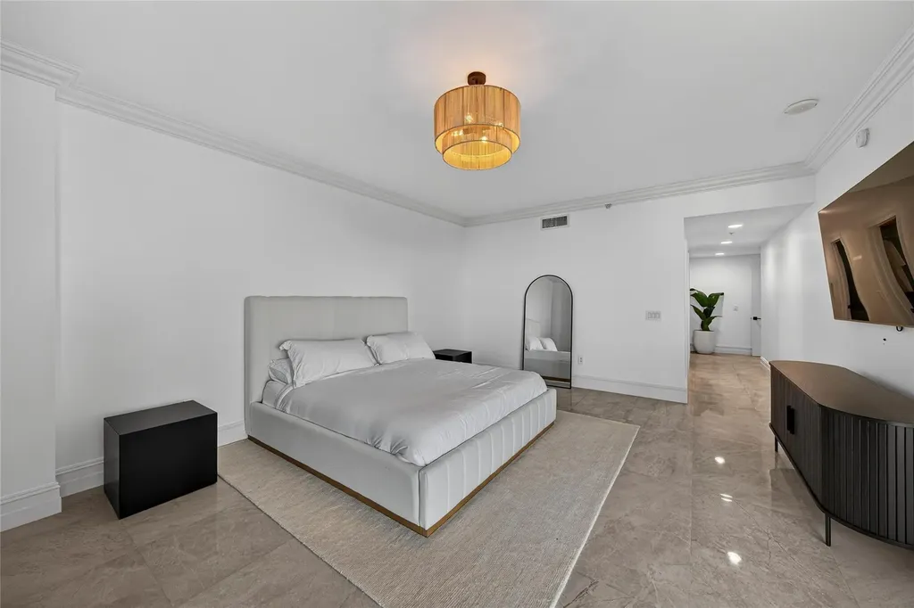 17301 Biscayne Boulevard Aventura FL 33160