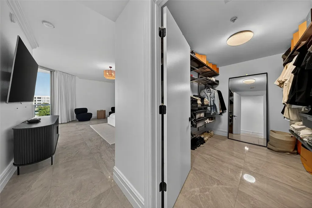 17301 Biscayne Boulevard Aventura FL 33160