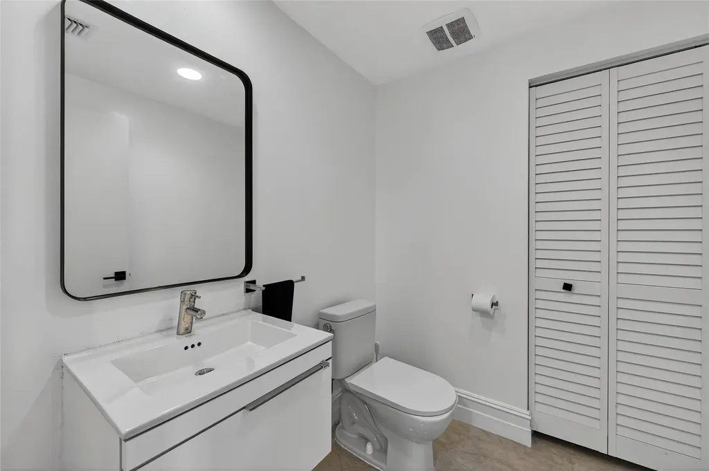 17301 Biscayne Boulevard Aventura FL 33160