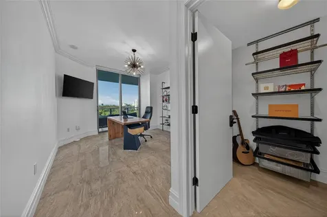 17301 Biscayne Boulevard Aventura FL 33160