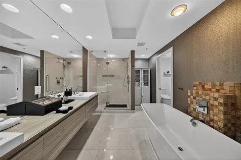 17301 Biscayne Boulevard Aventura FL 33160