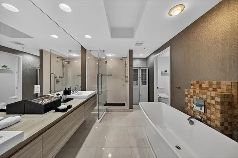 17301 Biscayne Boulevard Aventura FL 33160