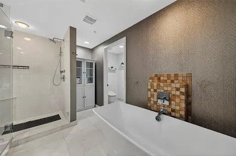 17301 Biscayne Boulevard Aventura FL 33160