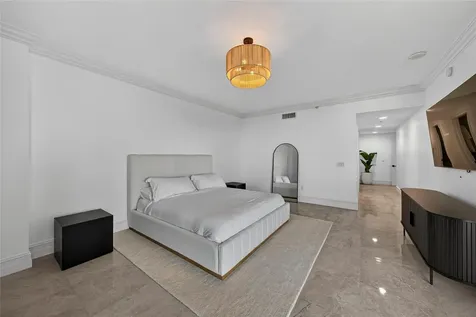 17301 Biscayne Boulevard Aventura FL 33160