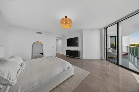 17301 Biscayne Boulevard Aventura FL 33160