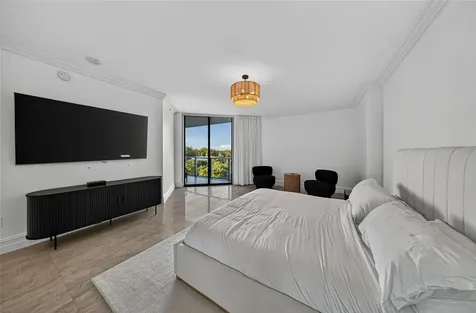 17301 Biscayne Boulevard Aventura FL 33160