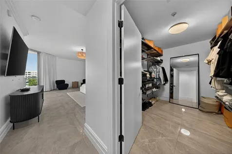 17301 Biscayne Boulevard Aventura FL 33160