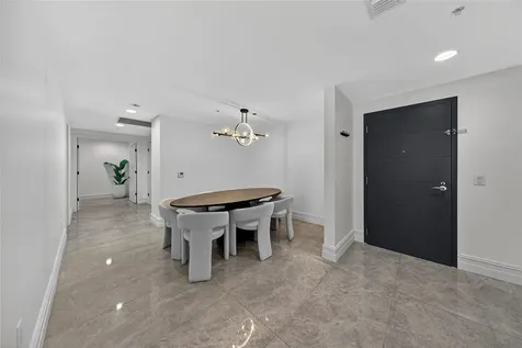 17301 Biscayne Boulevard Aventura FL 33160