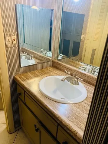 3660 Inverrary Drive Lauderhill FL 33319