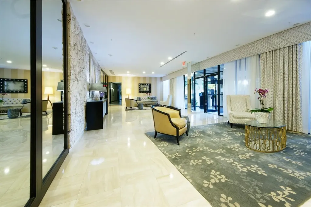 2480 Presidential Way West Palm Beach FL 33401