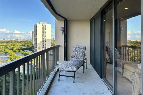 2480 Presidential Way West Palm Beach FL 33401