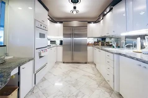 2480 Presidential Way West Palm Beach FL 33401