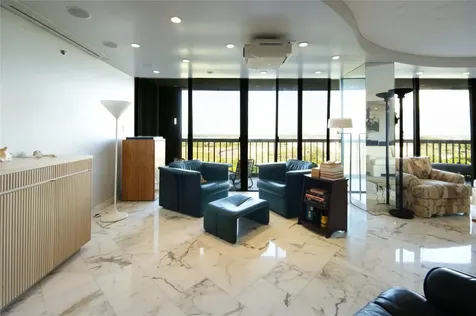 2480 Presidential Way West Palm Beach FL 33401