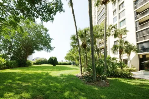 2480 Presidential Way West Palm Beach FL 33401