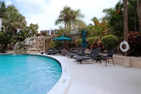 2480 Presidential Way West Palm Beach FL 33401