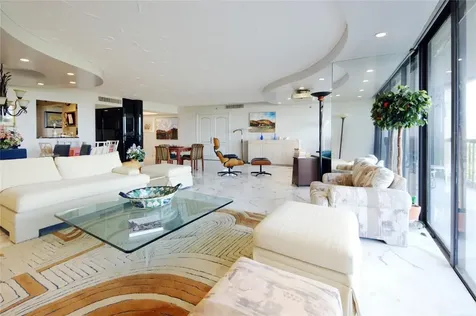 2480 Presidential Way West Palm Beach FL 33401