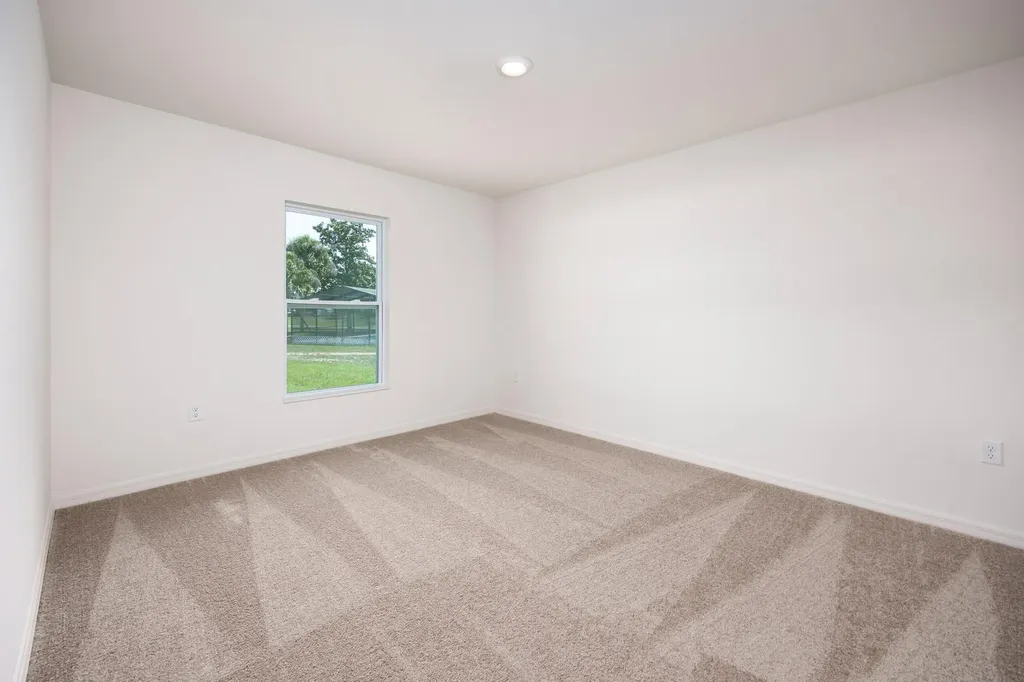 2737 SE Mariposa Avenue Port St Lucie FL 34952