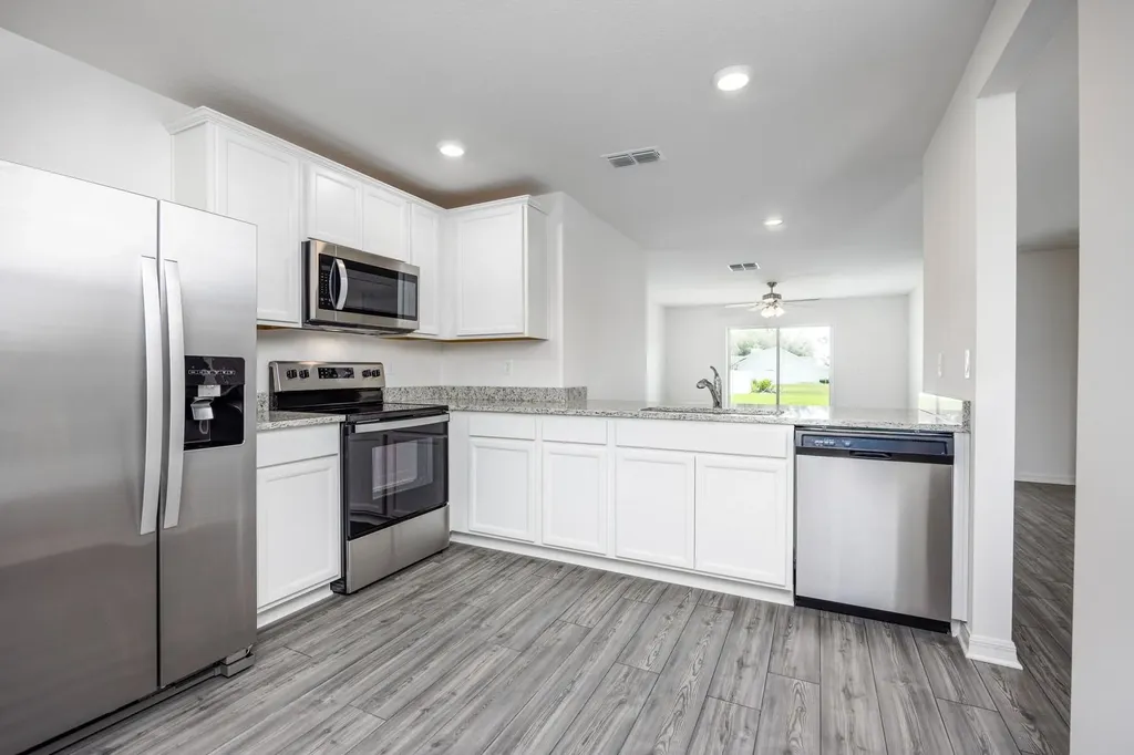 2737 SE Mariposa Avenue Port St Lucie FL 34952