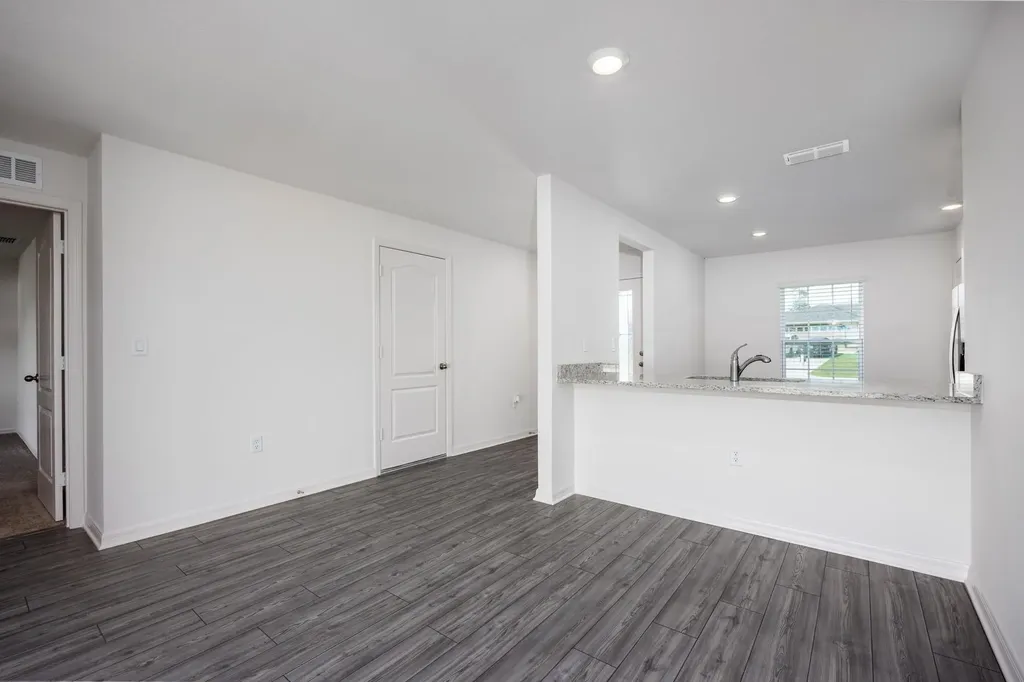 2737 SE Mariposa Avenue Port St Lucie FL 34952