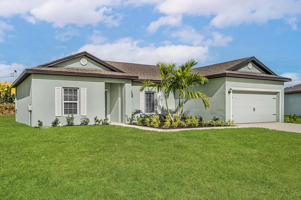 5262 NW Lamoore Lane Port St Lucie FL 34983