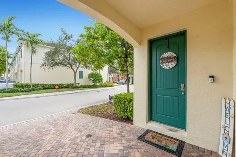 195 SW 7th Street Pompano Beach FL 33060