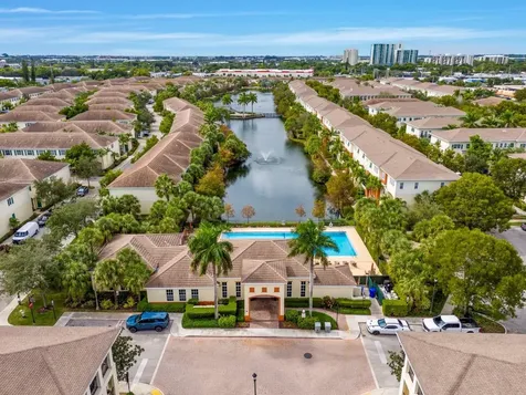 195 SW 7th Street Pompano Beach FL 33060