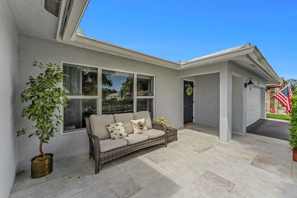 10015 NW 83rd Street Tamarac FL 33321