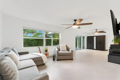 10015 NW 83rd Street Tamarac FL 33321
