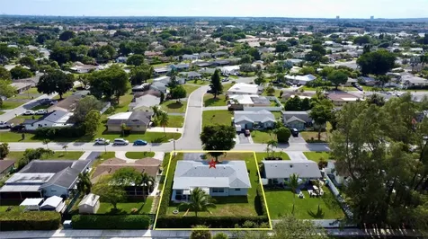 10015 NW 83rd Street Tamarac FL 33321