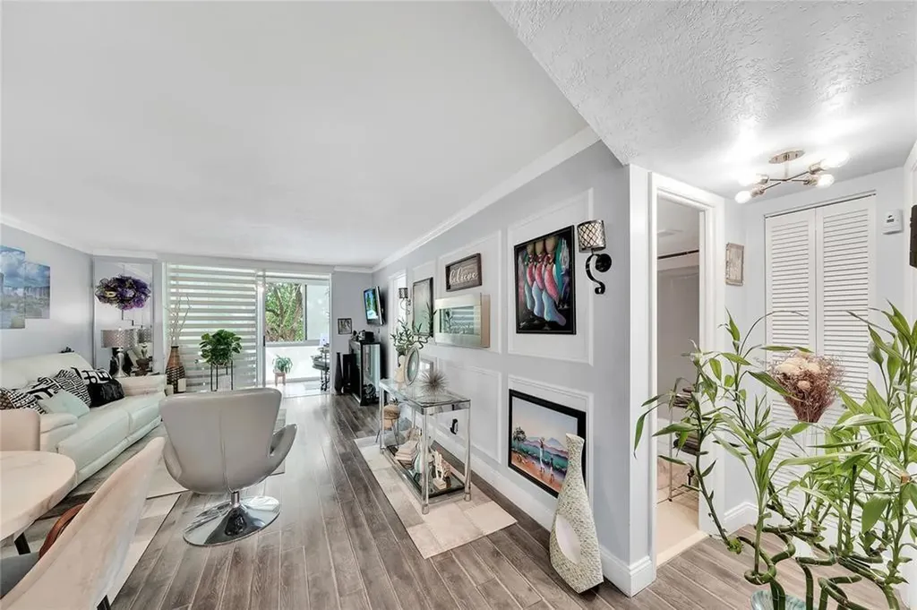 9281 Sunrise Lakes Boulevard Sunrise FL 33322