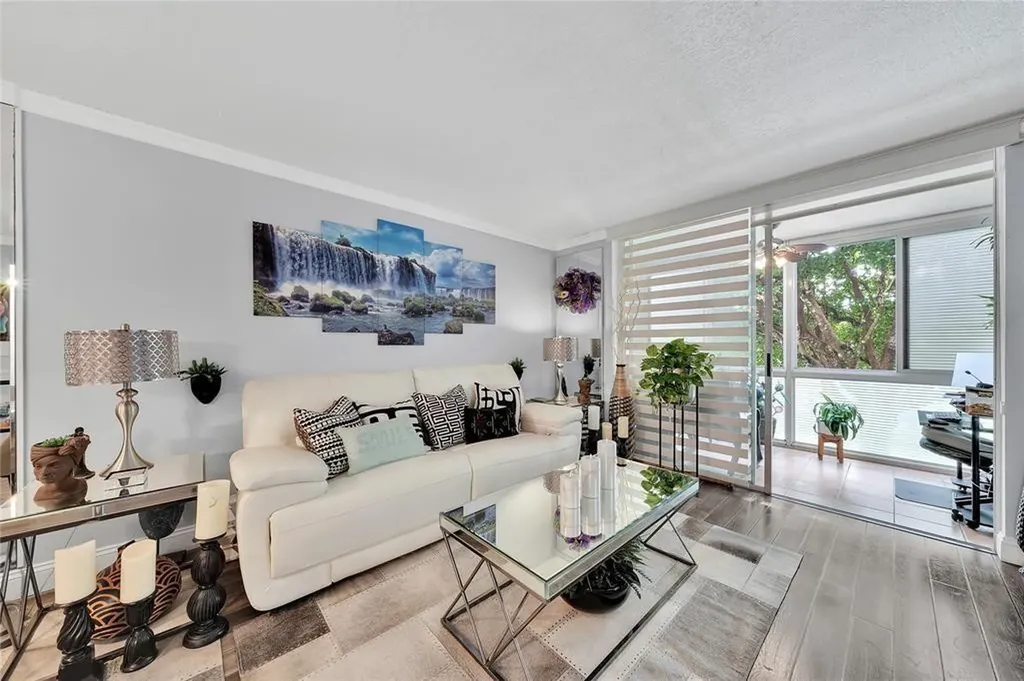 9281 Sunrise Lakes Boulevard Sunrise FL 33322