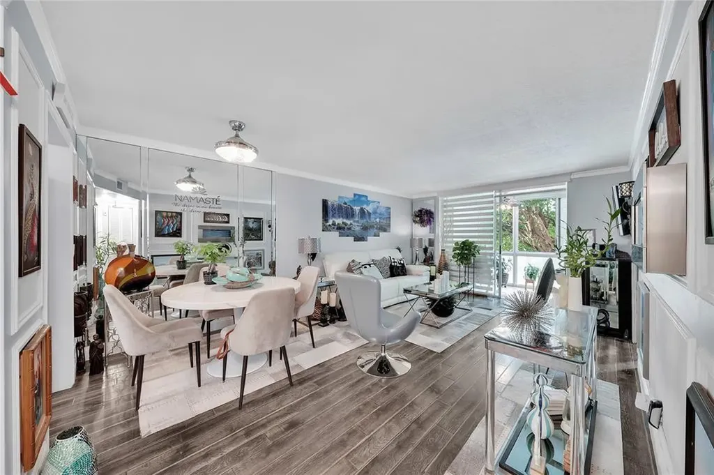 9281 Sunrise Lakes Boulevard Sunrise FL 33322