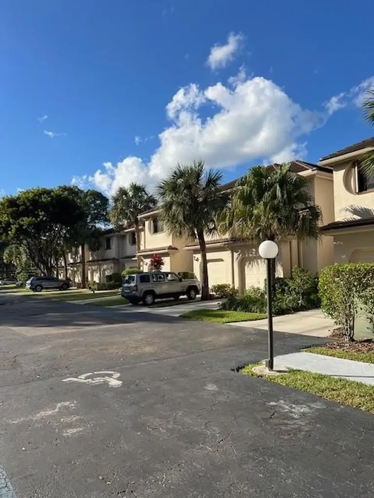 6358 W Longboat Lane Boca Raton FL 33433