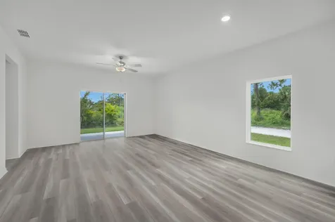 8025 100th Court Vero Beach FL 32967