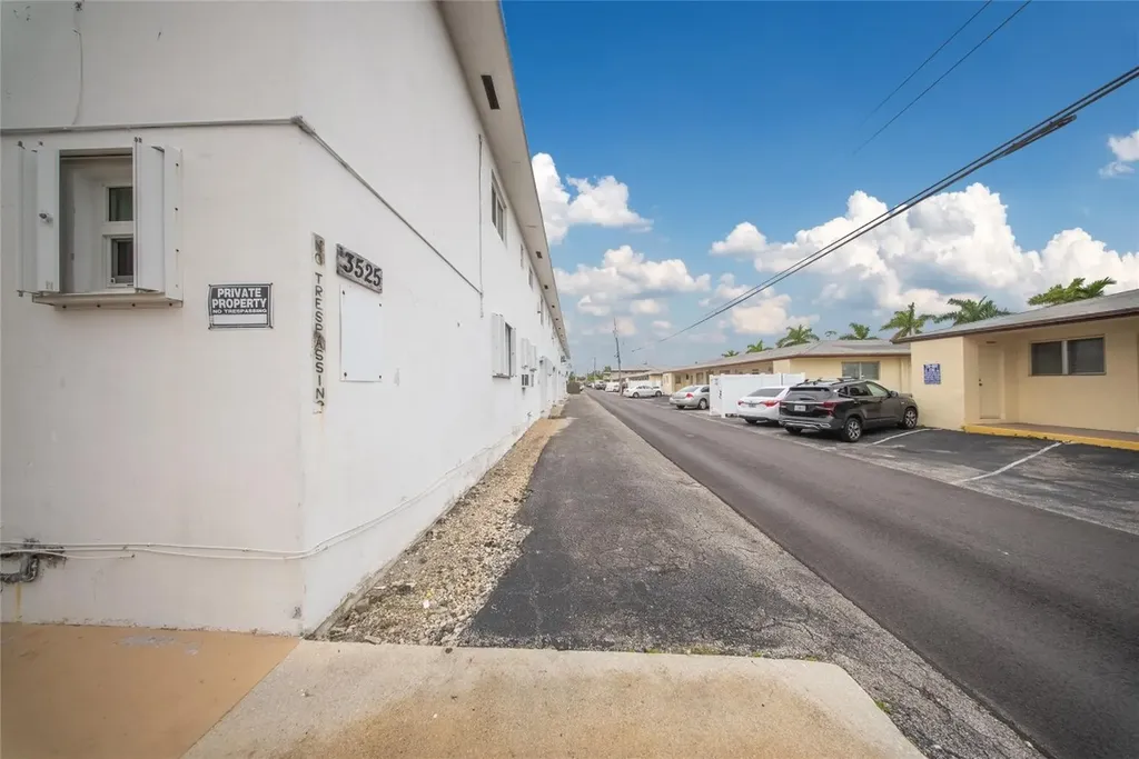 3525 Tyler Street Hollywood FL 33021