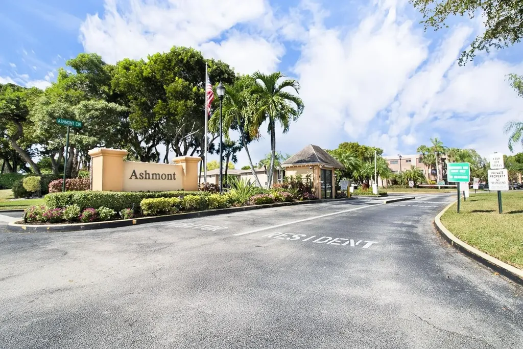 7194 Ashmont Circle Fort Lauderdale FL 33321