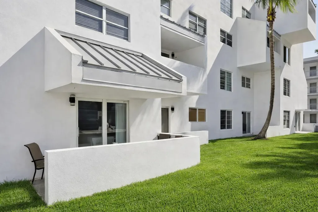 2850 NE 14th Street Causeway Pompano Beach FL 33062