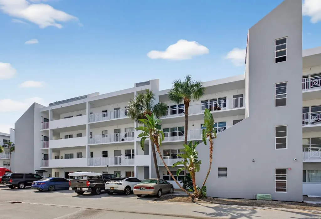 2850 NE 14th Street Causeway Pompano Beach FL 33062