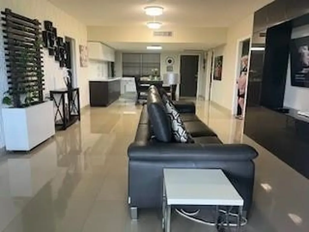 565 Oaks Lane Pompano Beach FL 33069