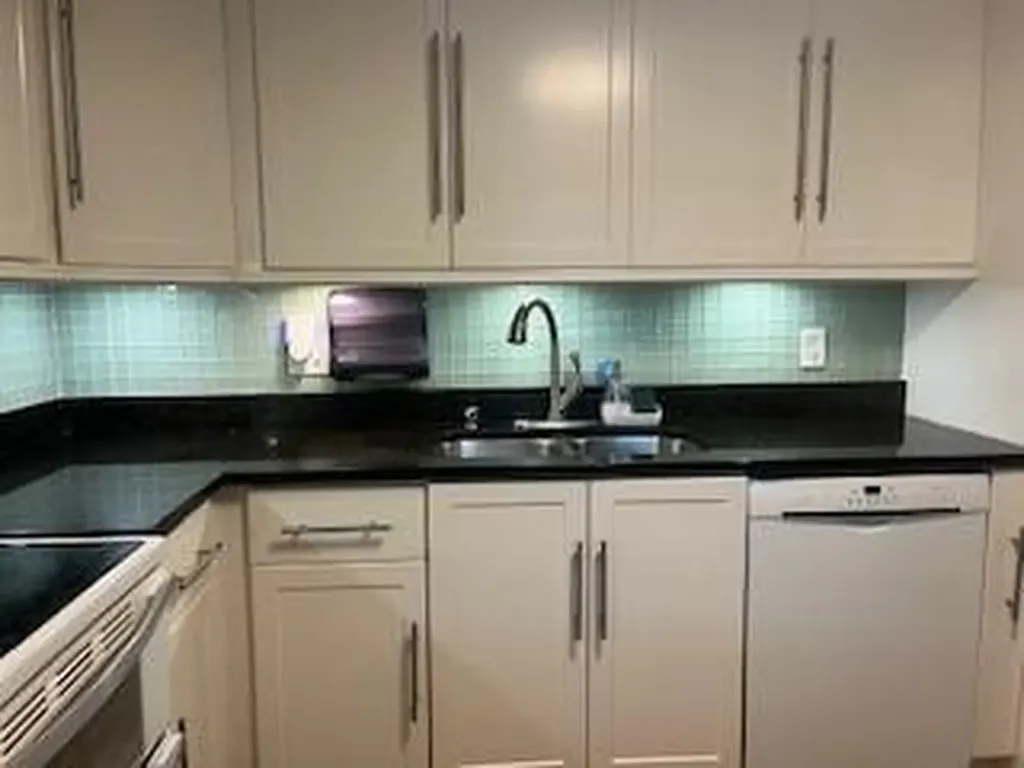 565 Oaks Lane Pompano Beach FL 33069