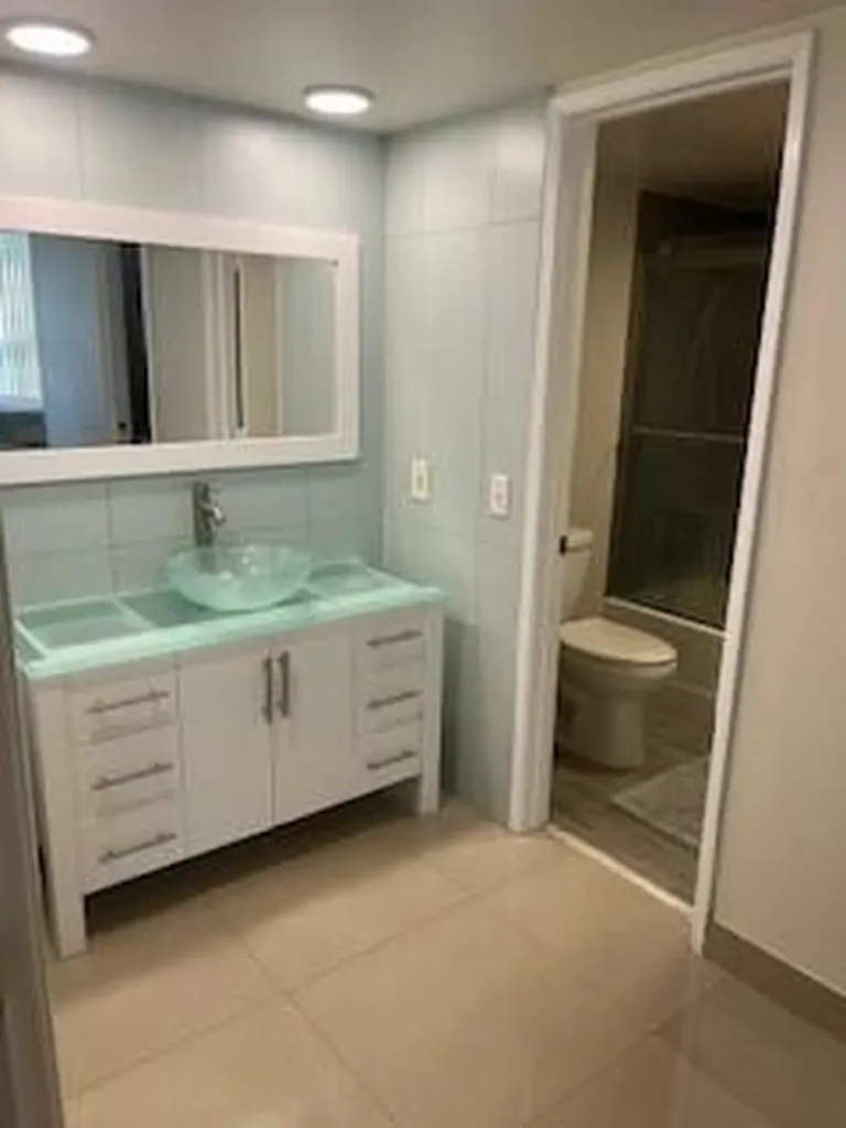 565 Oaks Lane Pompano Beach FL 33069
