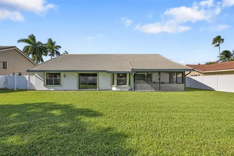 7312 NW 83rd Way Tamarac FL 33321