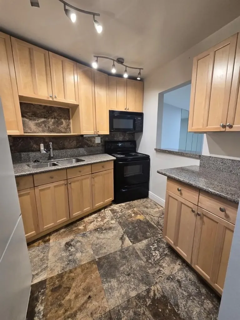 4121 Stirling Road Davie FL 33314
