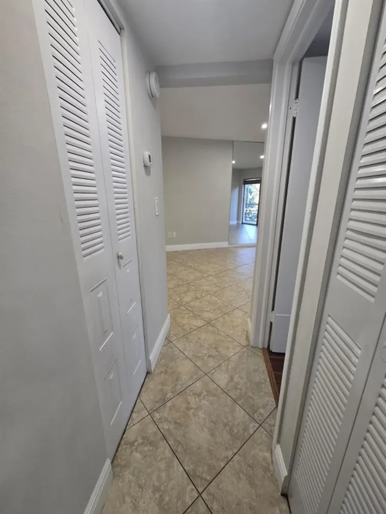 4121 Stirling Road Davie FL 33314