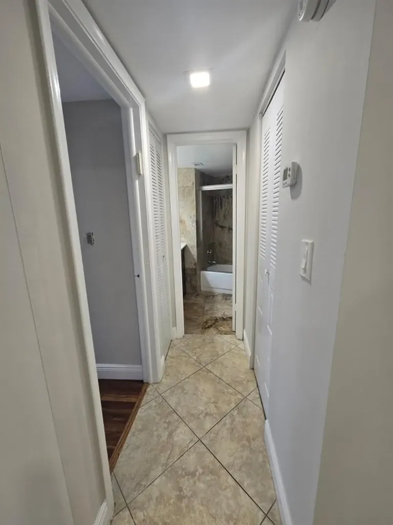 4121 Stirling Road Davie FL 33314