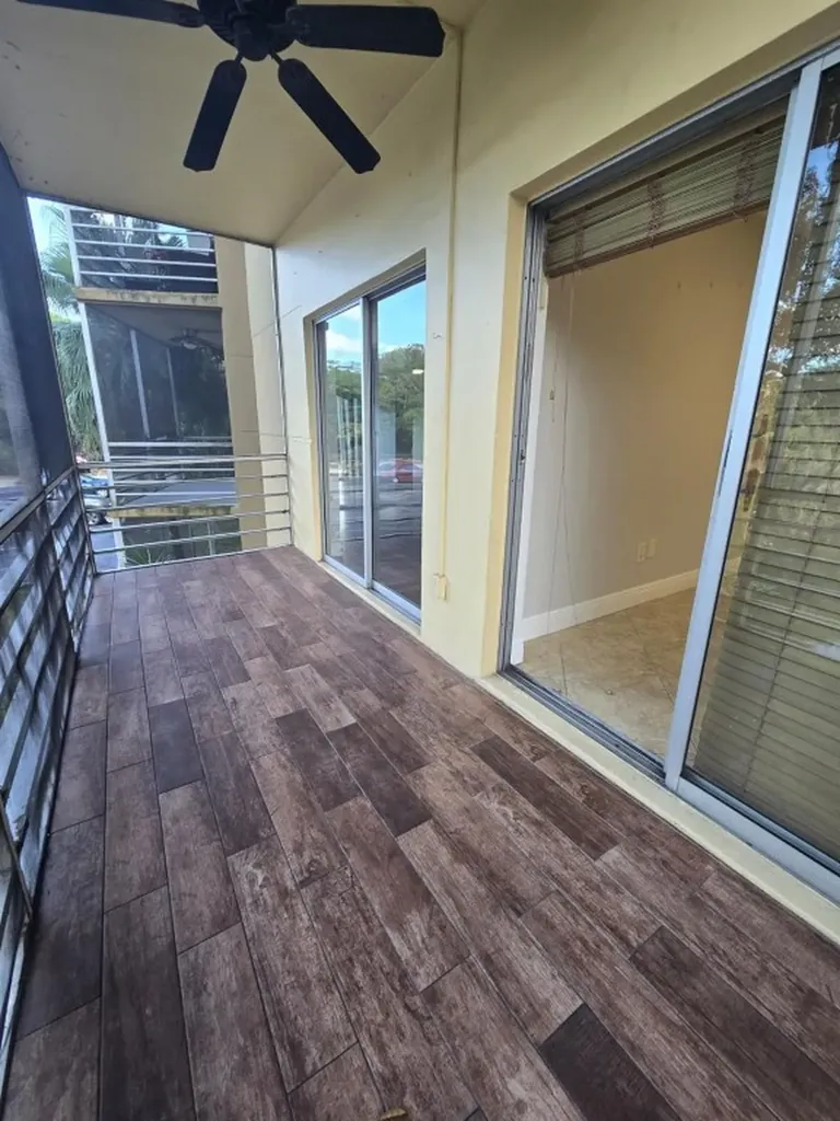 4121 Stirling Road Davie FL 33314
