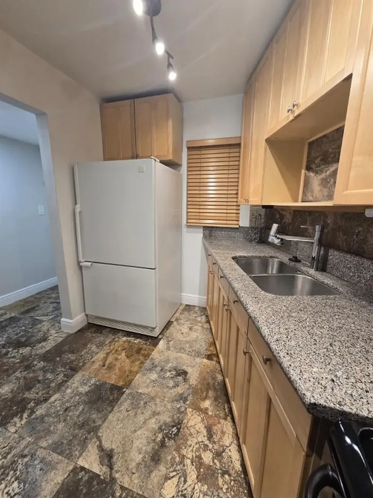 4121 Stirling Road Davie FL 33314