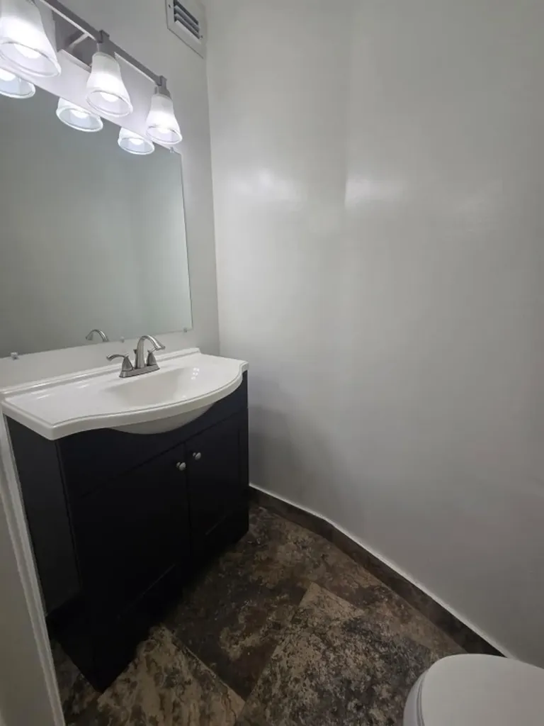4121 Stirling Road Davie FL 33314
